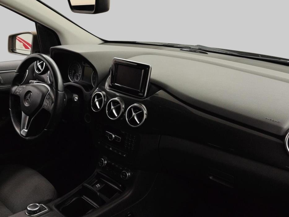 MERCEDES-BENZ B 2012