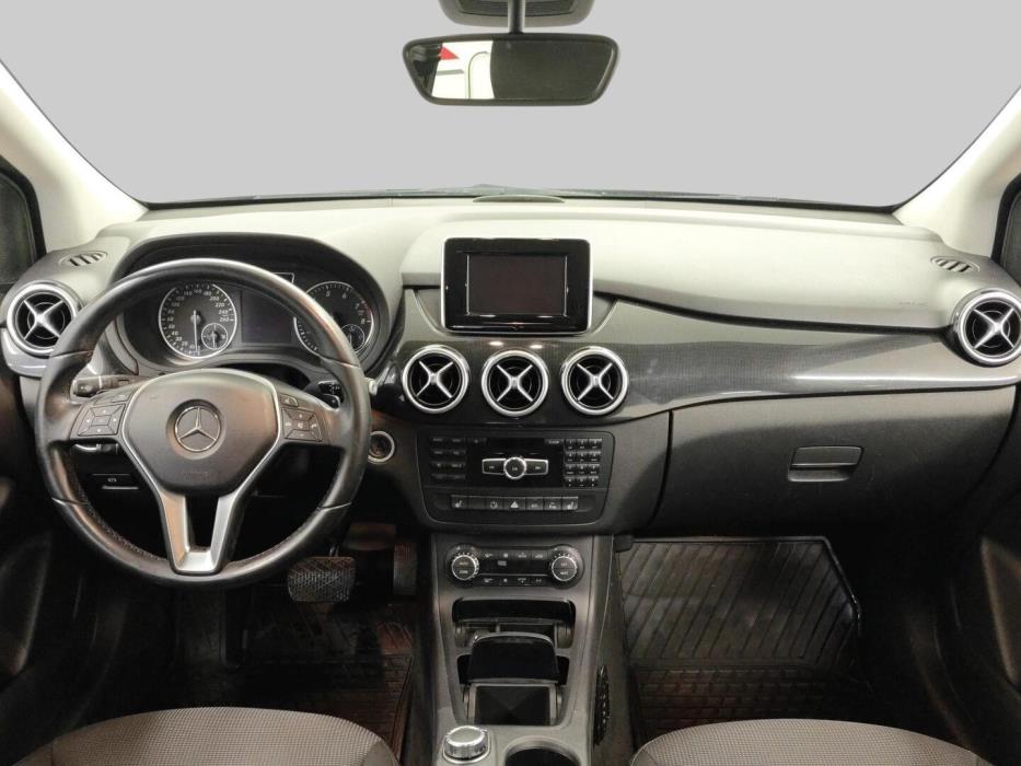 MERCEDES-BENZ B 2012