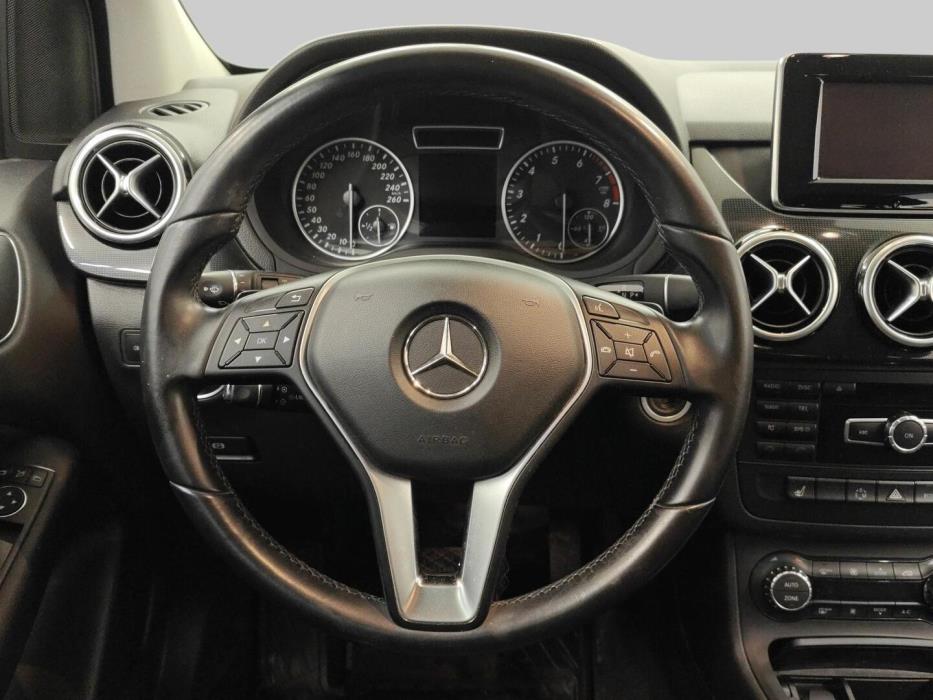 MERCEDES-BENZ B 2012