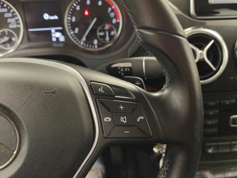 MERCEDES-BENZ B 2012