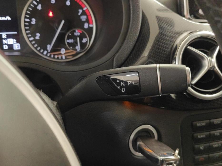 MERCEDES-BENZ B 2012