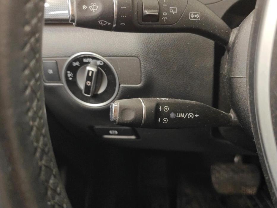 MERCEDES-BENZ B 2012
