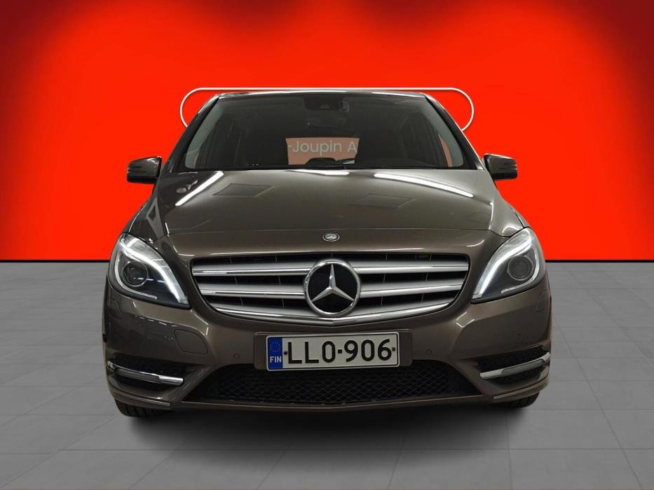 MERCEDES-BENZ B 2012