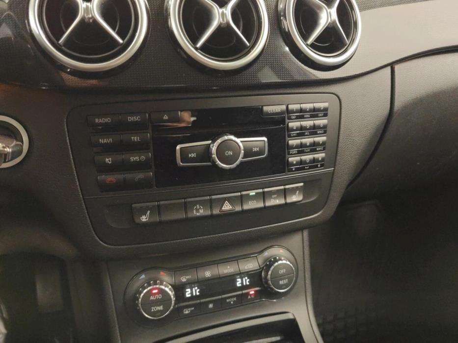 MERCEDES-BENZ B 2012