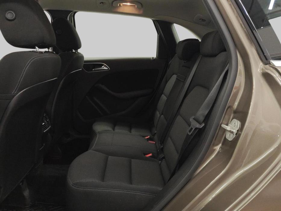 MERCEDES-BENZ B 2012