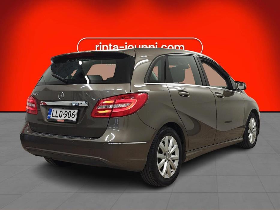 MERCEDES-BENZ B 2012