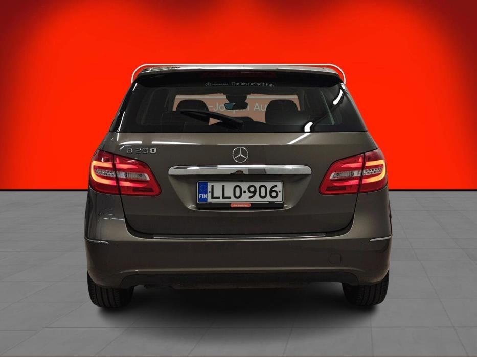 MERCEDES-BENZ B 2012