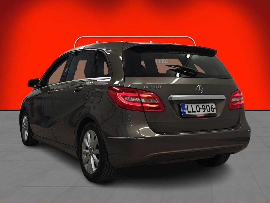 MERCEDES-BENZ B 2012
