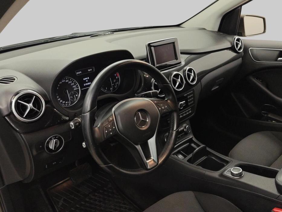 MERCEDES-BENZ B 2012