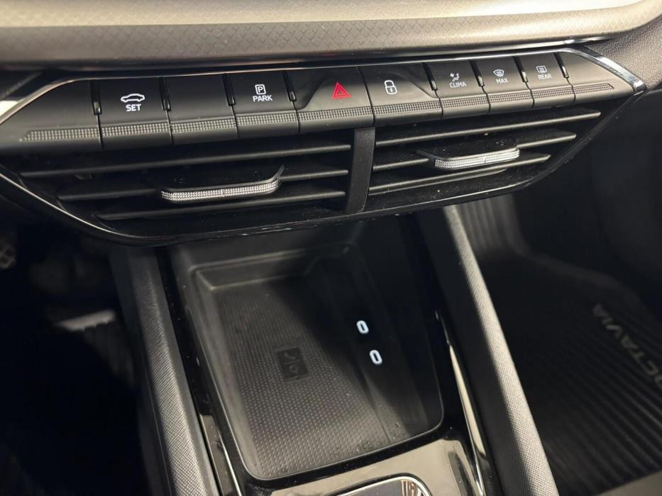 SKODA Octavia 2024