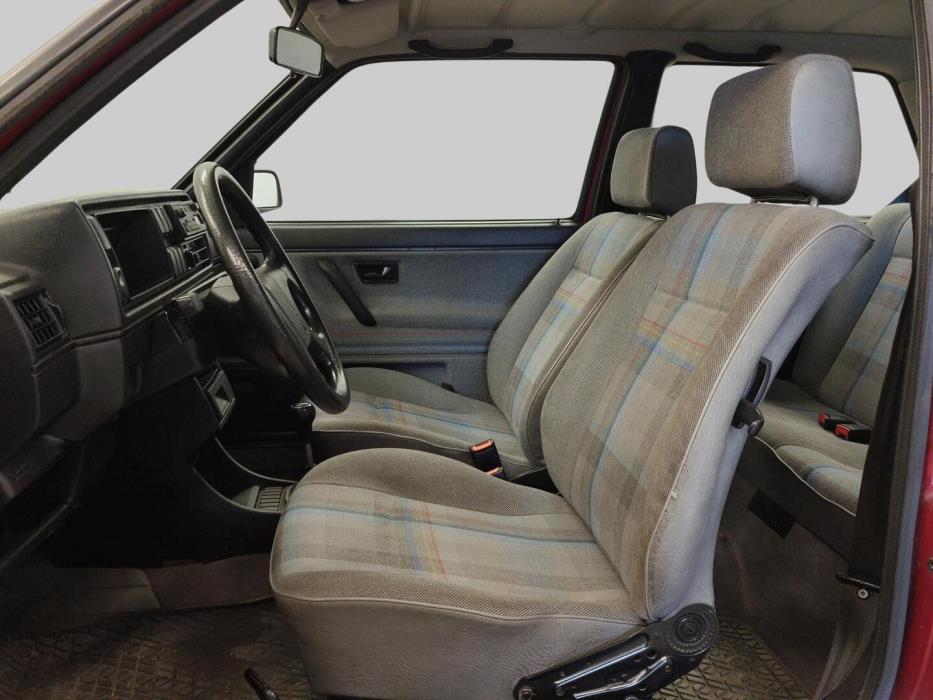 VOLKSWAGEN Golf 1990