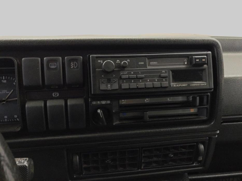 VOLKSWAGEN Golf 1990