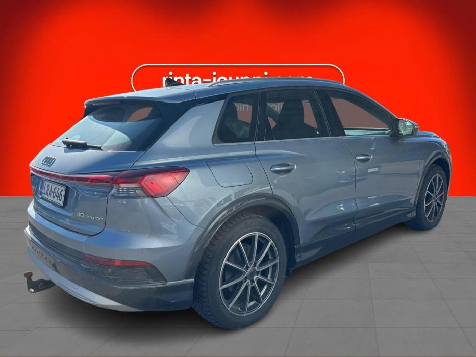 AUDI Q4 e-tron 2021
