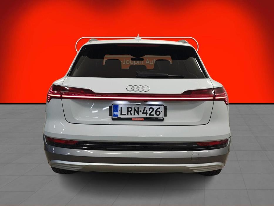 AUDI e-tron 2019