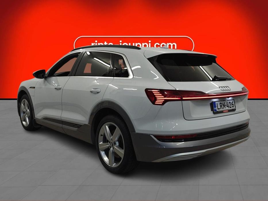 AUDI e-tron 2019