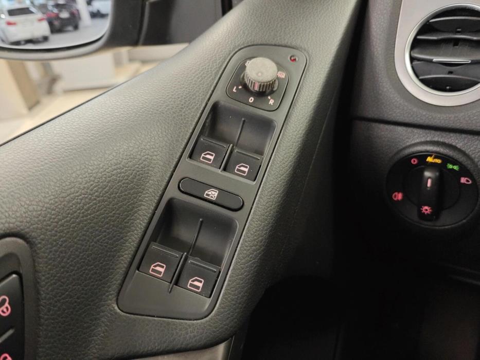 VOLKSWAGEN Tiguan 2009