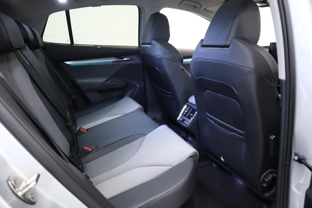 SKODA Enyaq 2023
