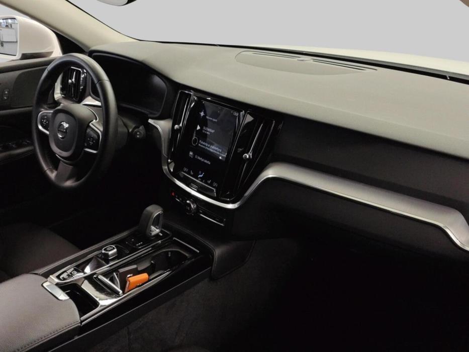 VOLVO V60 2022