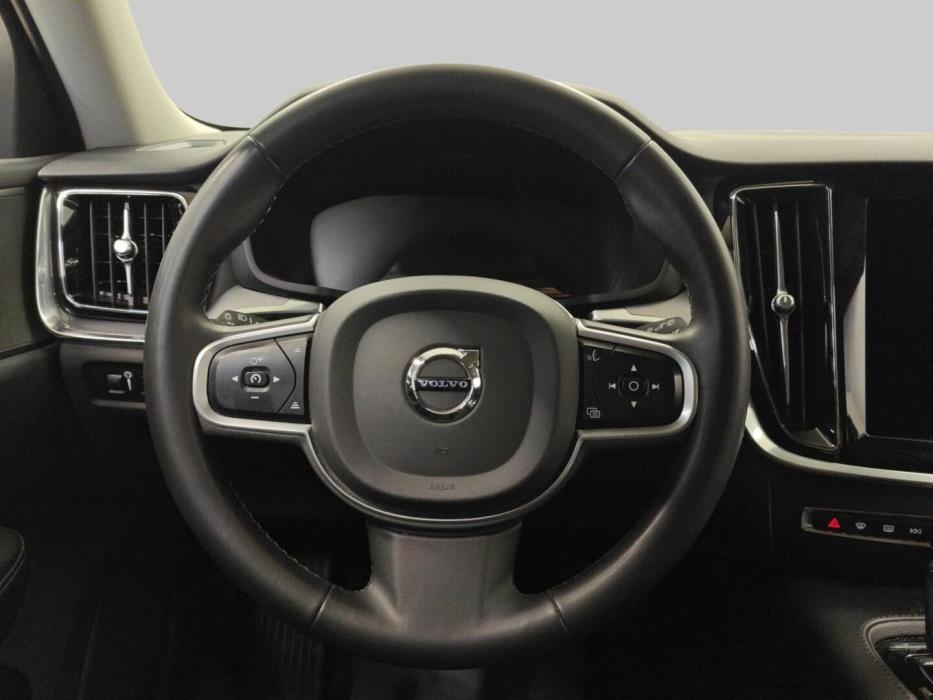 VOLVO V60 2022