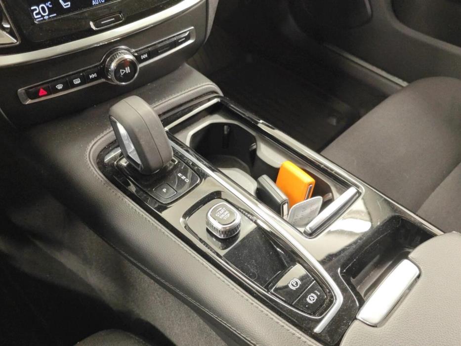 VOLVO V60 2022