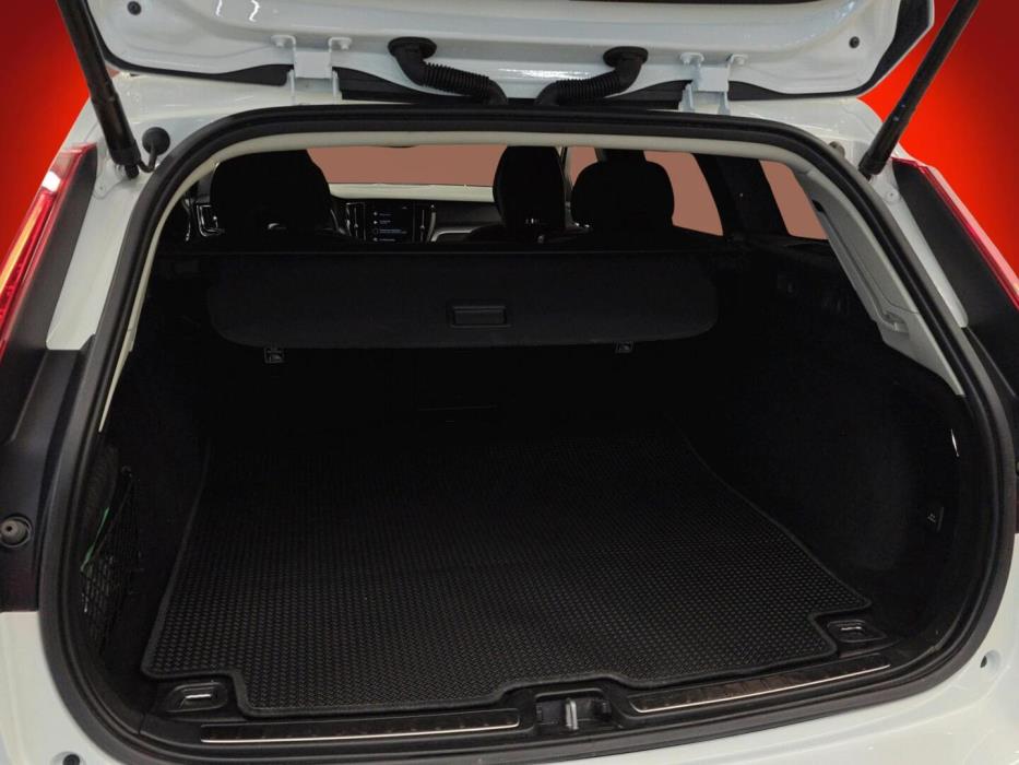 VOLVO V60 2022