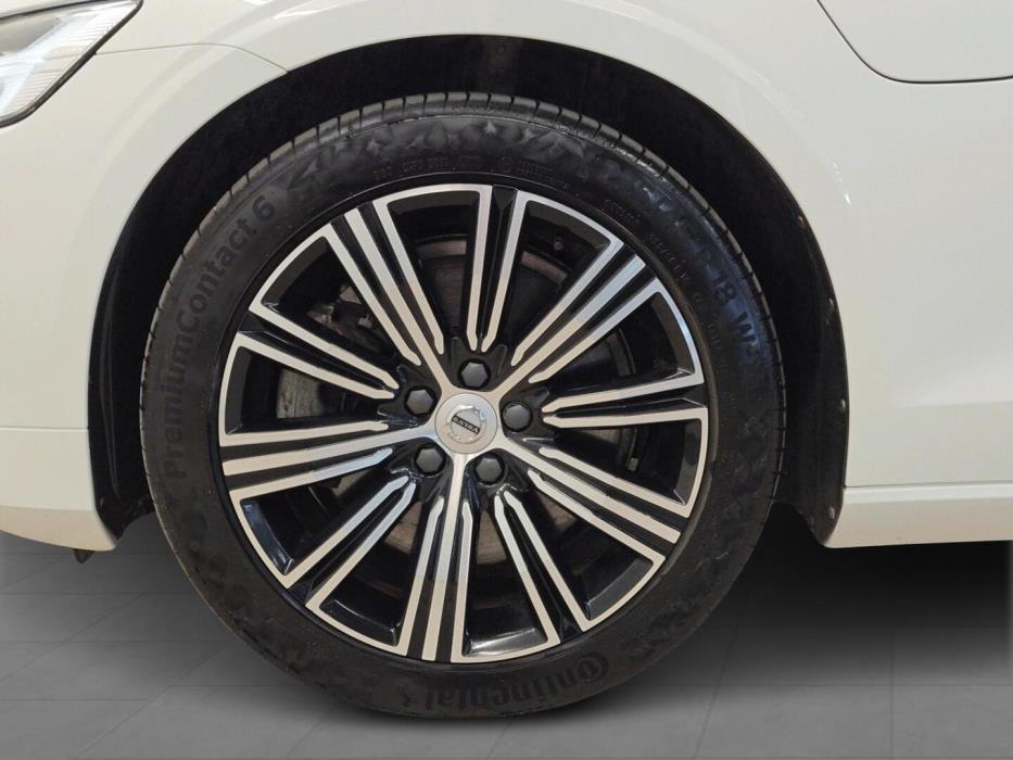 VOLVO V60 2022