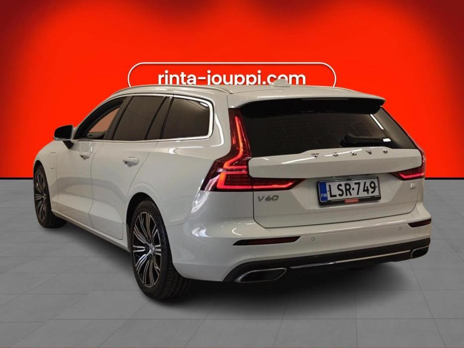 VOLVO V60 2022