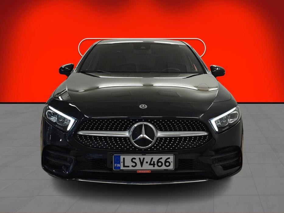 MERCEDES-BENZ A 2022