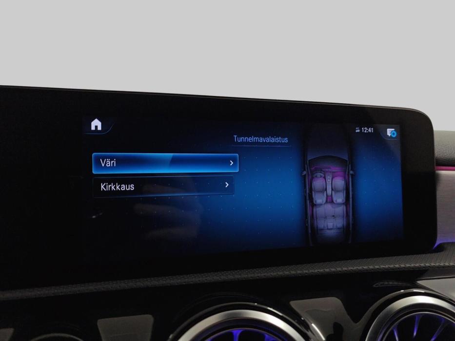 MERCEDES-BENZ A 2022