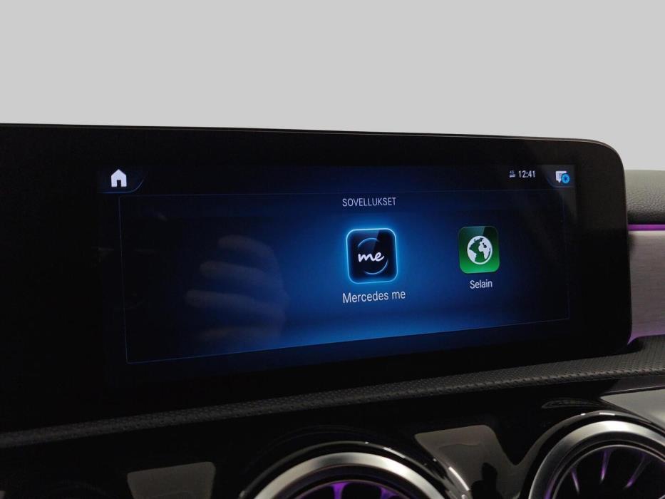 MERCEDES-BENZ A 2022