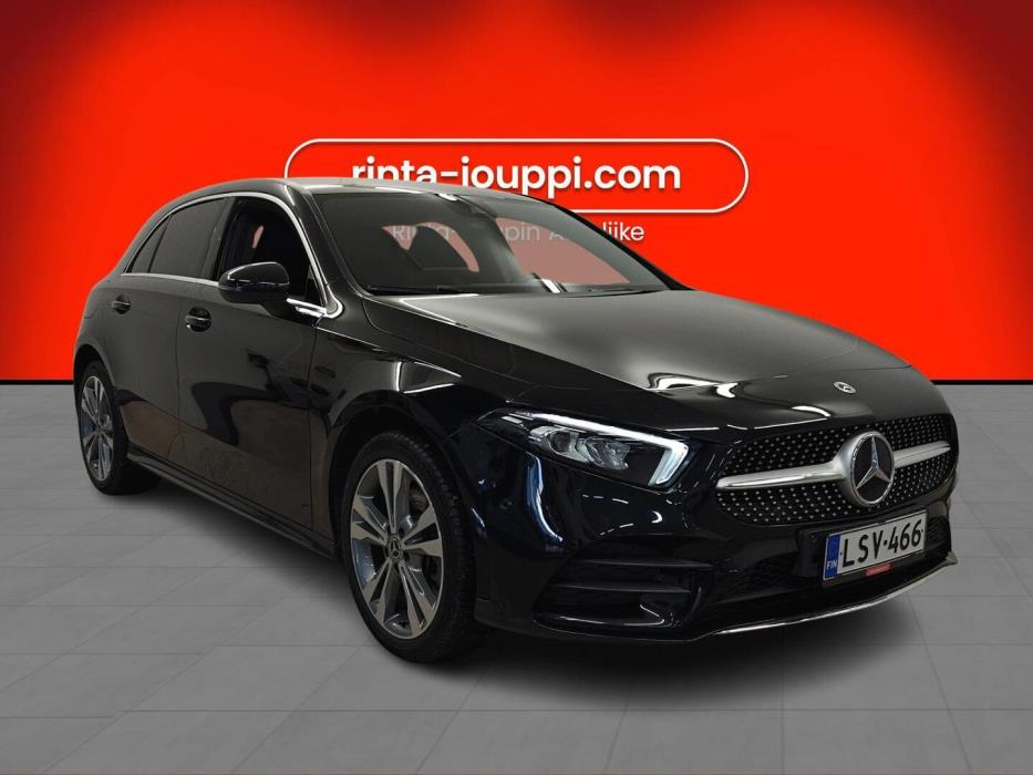 MERCEDES-BENZ A 2022