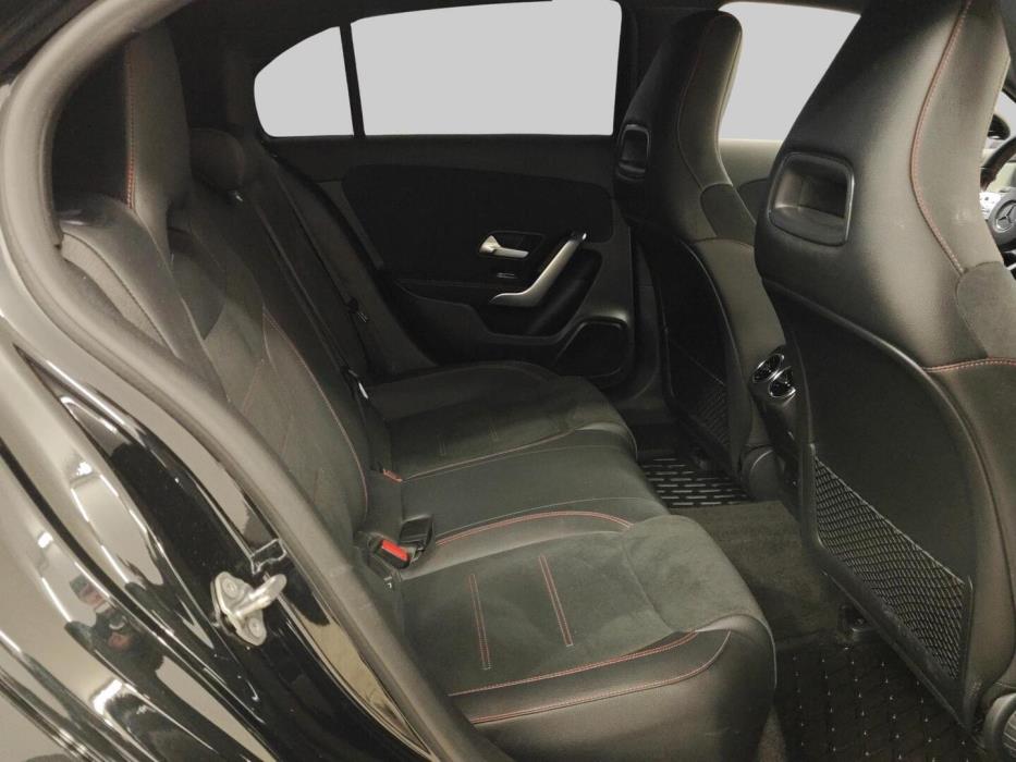 MERCEDES-BENZ A 2022