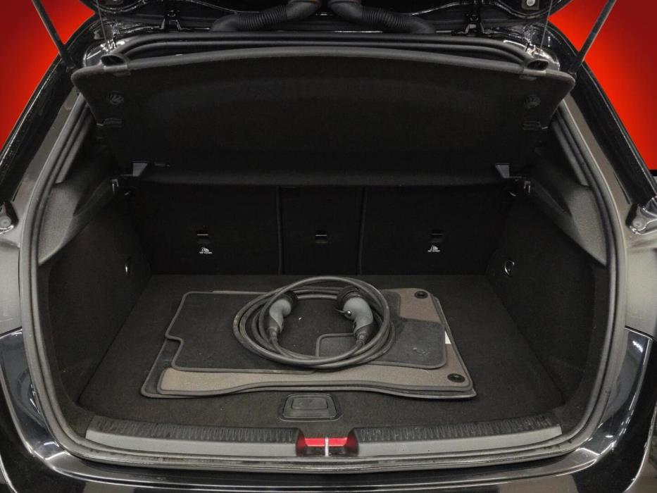 MERCEDES-BENZ A 2022