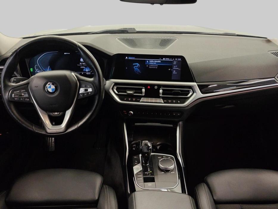 BMW 330 2021
