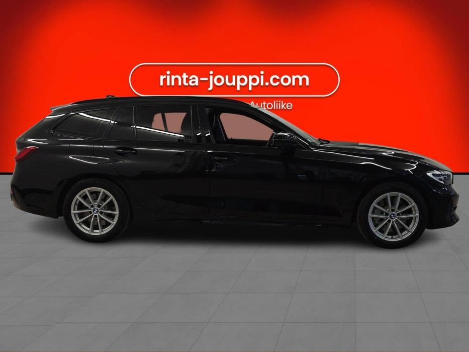 BMW 330 2021