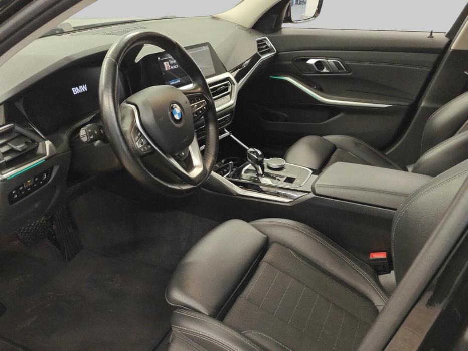 BMW 330 2021