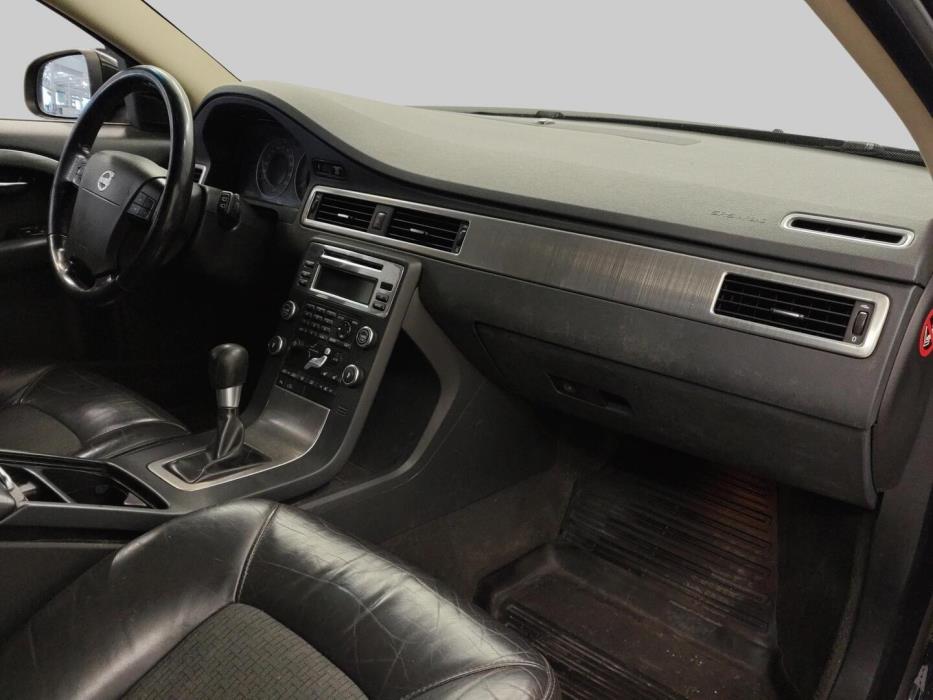 VOLVO V70 2008
