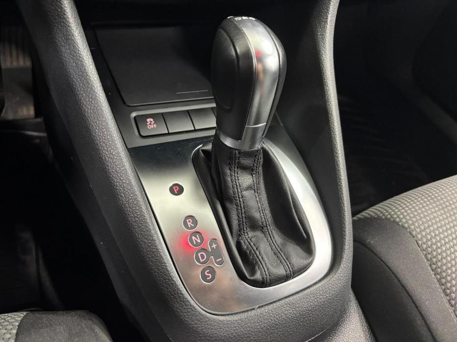 VOLKSWAGEN Golf 2011