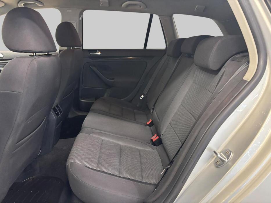 VOLKSWAGEN Golf 2011