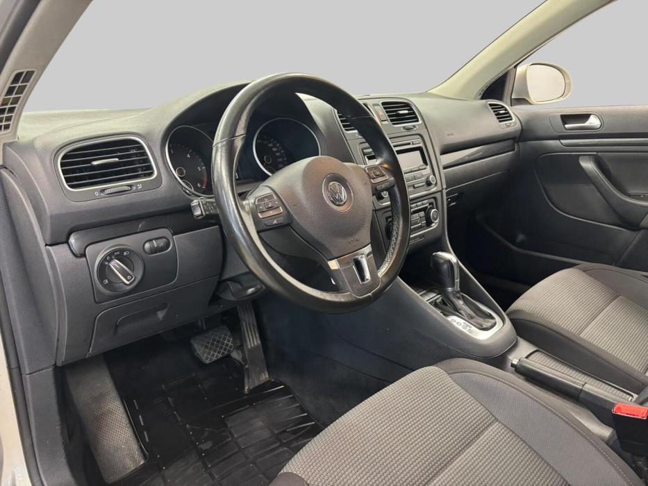 VOLKSWAGEN Golf 2011