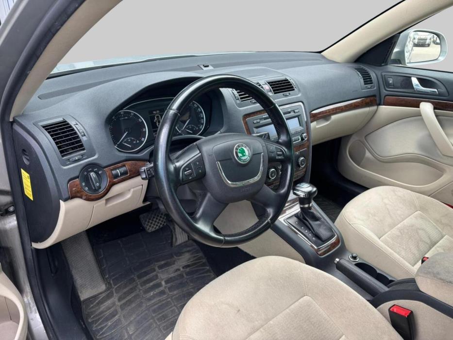 SKODA Octavia 2012