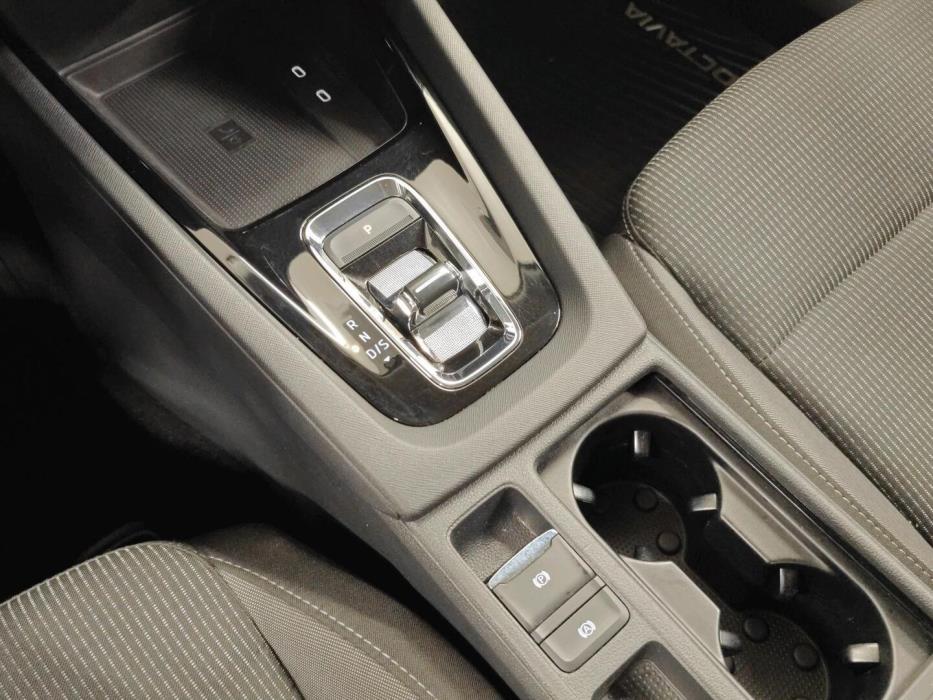 SKODA Octavia 2024
