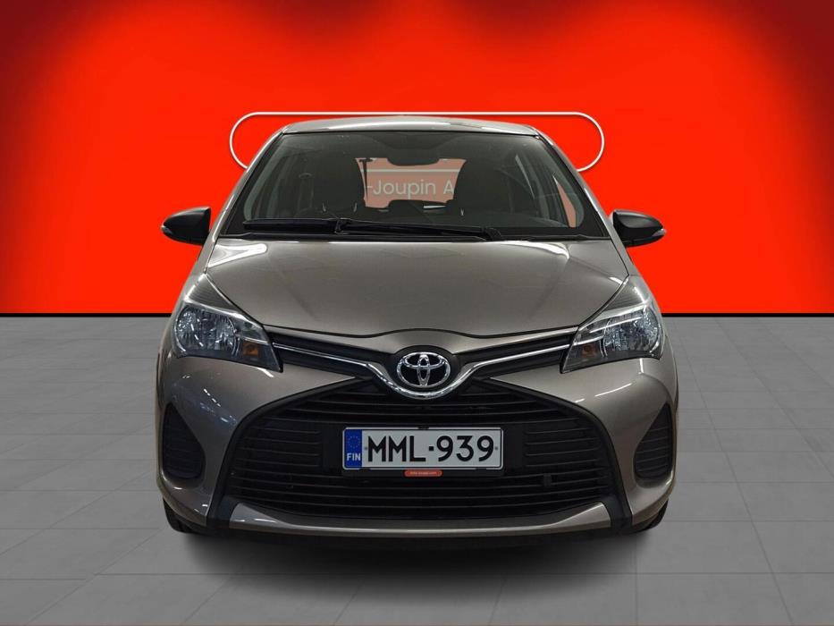 TOYOTA Yaris 2015