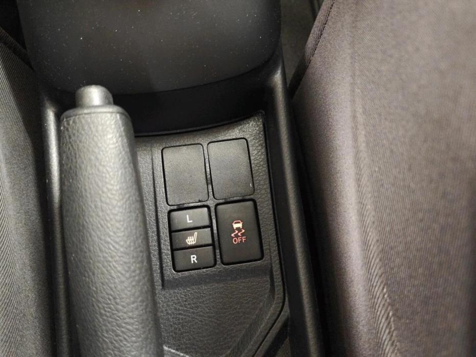 TOYOTA Yaris 2015