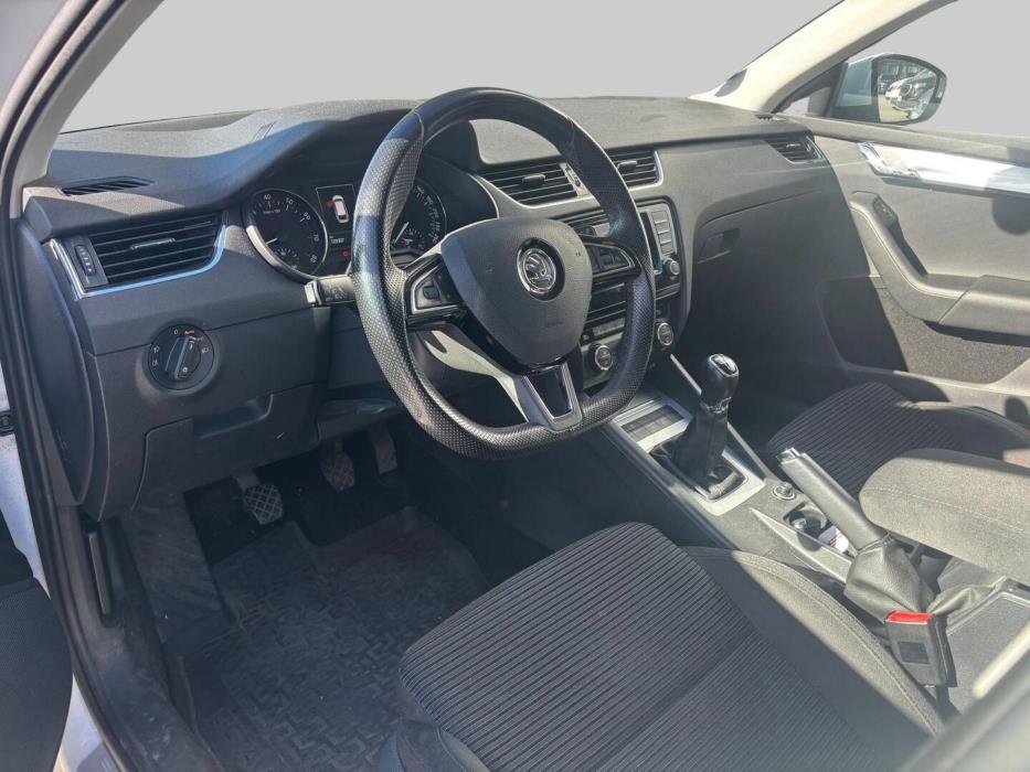 SKODA OCTAVIA 2016