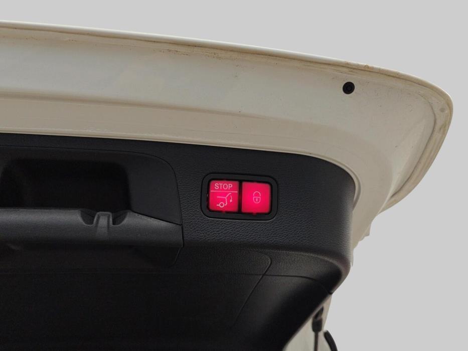 MERCEDES-BENZ EQC 2021