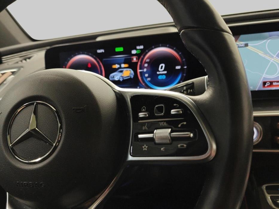 MERCEDES-BENZ EQC 2021