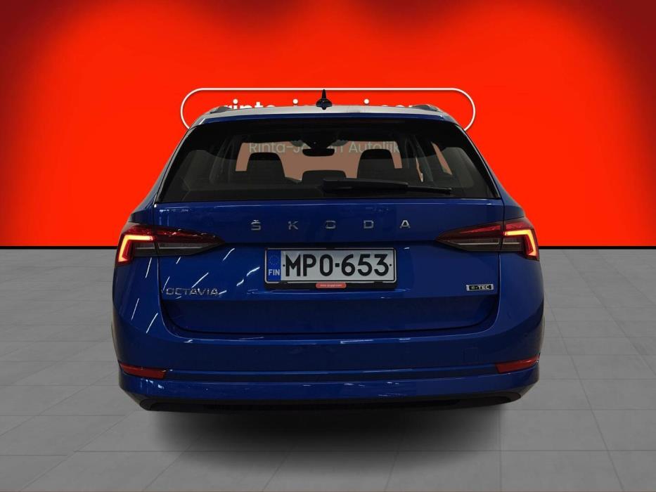 SKODA OCTAVIA 2024