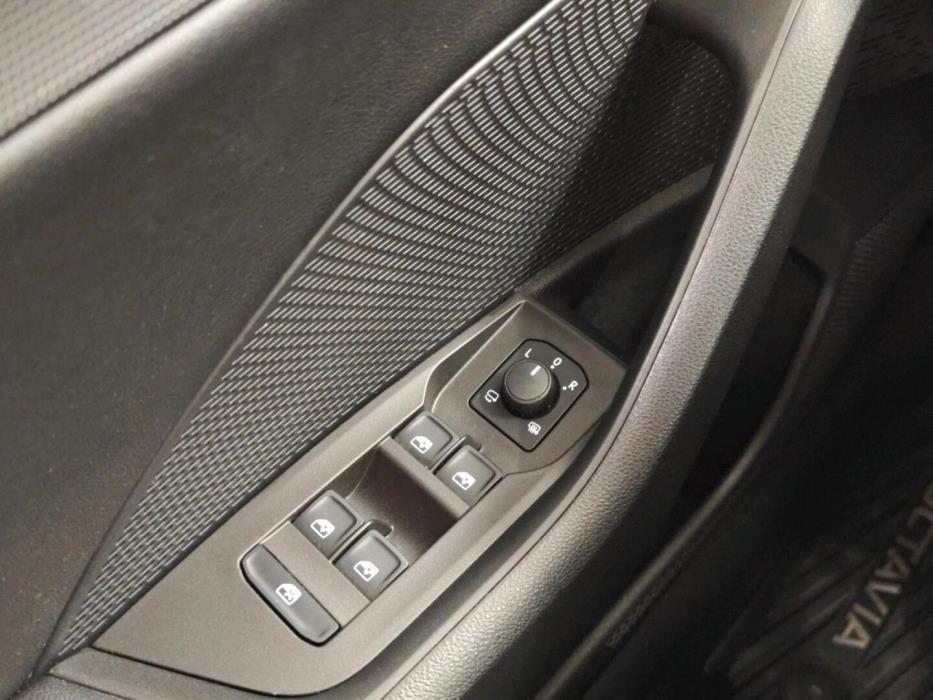 SKODA Octavia 2024