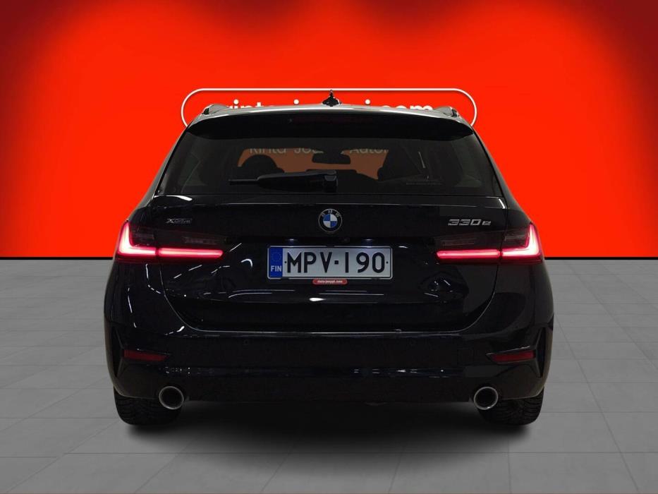 BMW 330 2021